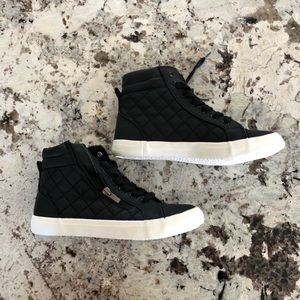 NWOB black quilted Malonie sneakers sz 7